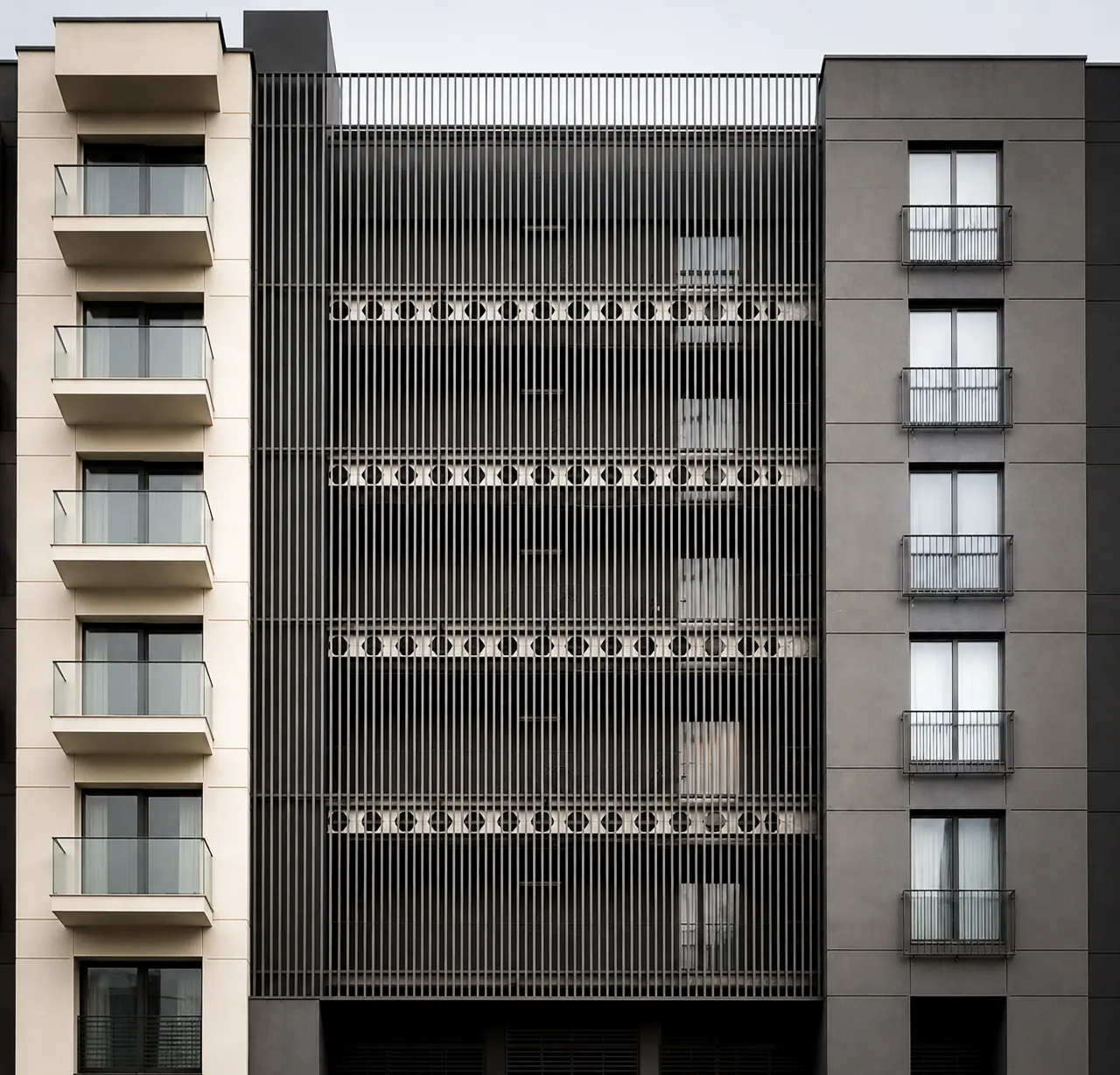 Klima Balkon Kapama ve Mesh Cephe Uygulamaları Alcodec reference detail 2